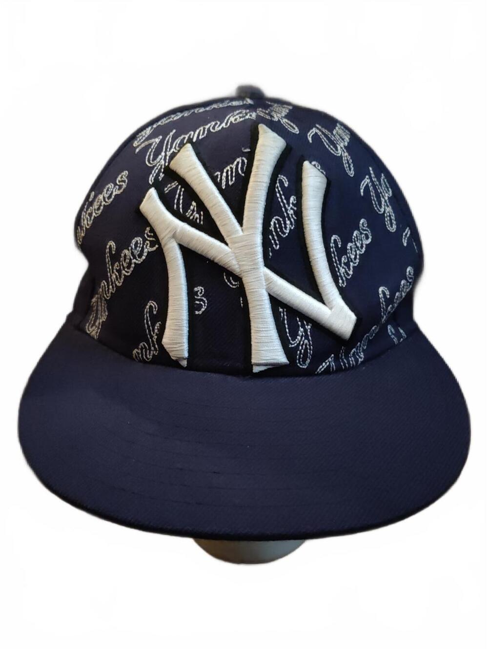 New Era Yankees Big Logo AOP Fitted 7 1/8 minor flaw